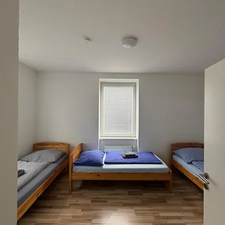 Vermietung Moskovic Apartamento *