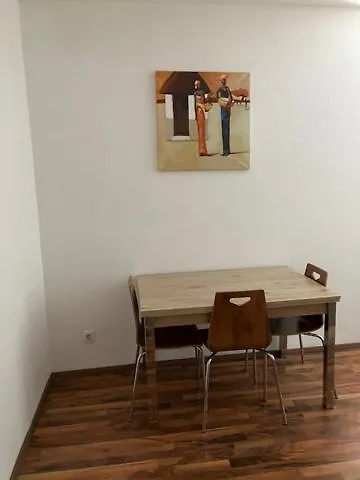 Vermietung Moskovic 아파트 *